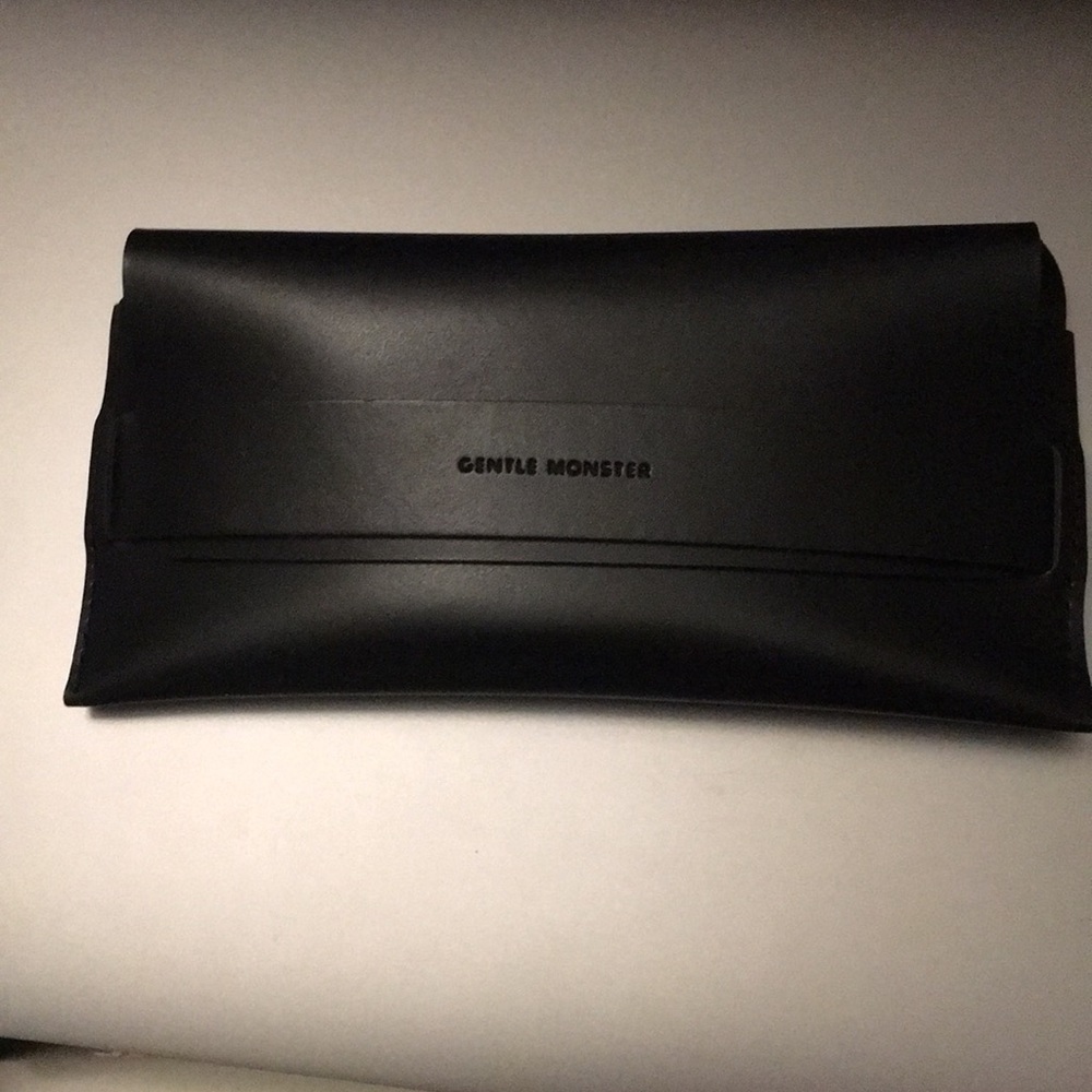 Sunglasses case GENTLE MONSTER